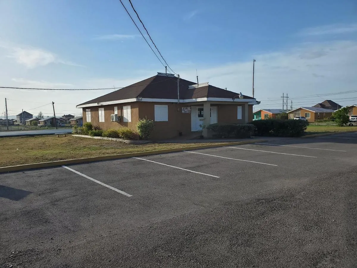 Beautiful 1-Bed House In New Harbour Village 3 Old Harbour St Catherine Jamaica Secured Gated Community Сasa de vacaciones
