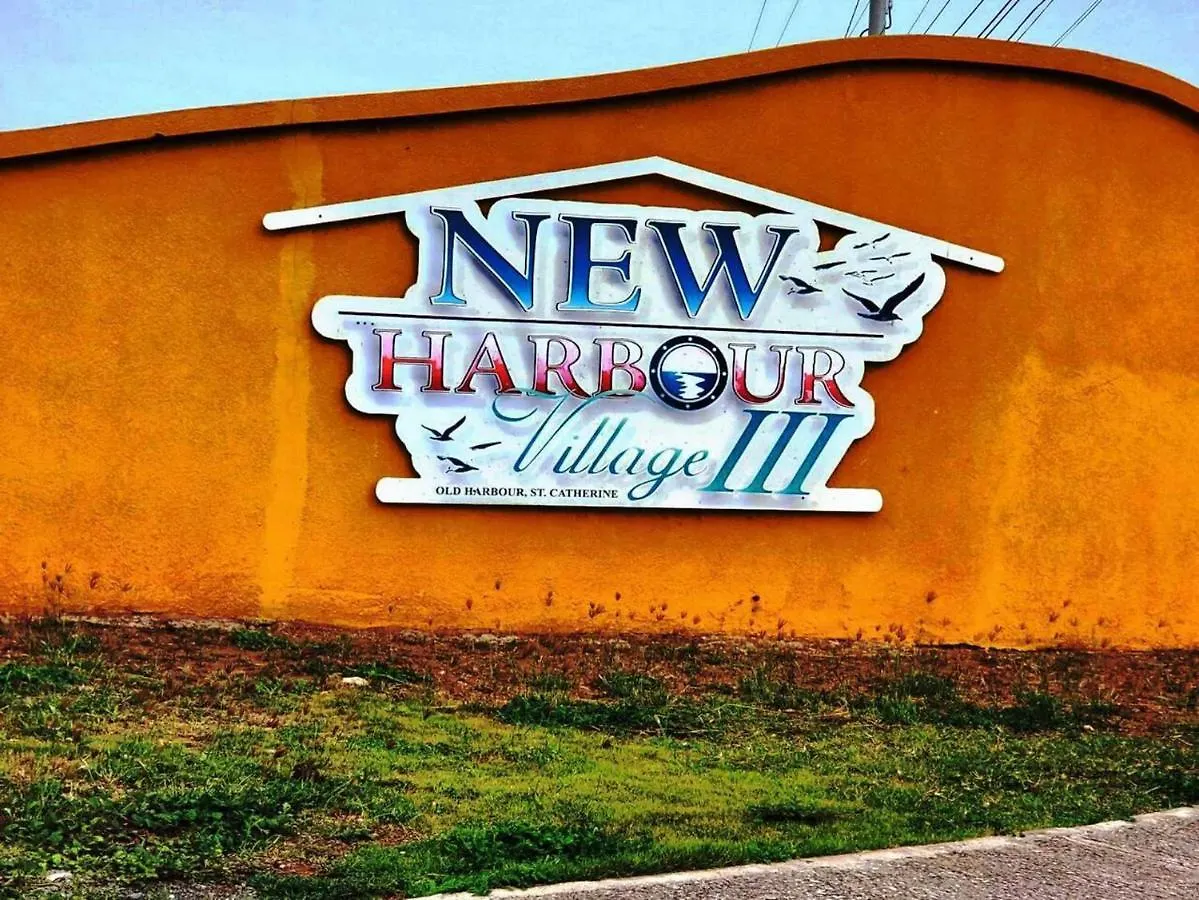 Beautiful 1-Bed House In New Harbour Village 3 Old Harbour St Catherine Jamaica Secured Gated Community Feriehus